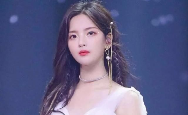  资源|徐艺洋资源？杨超越进组？虞书欣被卡资源？欧阳娜娜资源好？