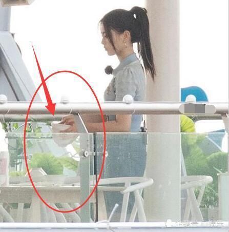  李浩菲|《中餐厅》飞行嘉宾过多？杨超越刘宇宁工作服造型曝光，分工大不同