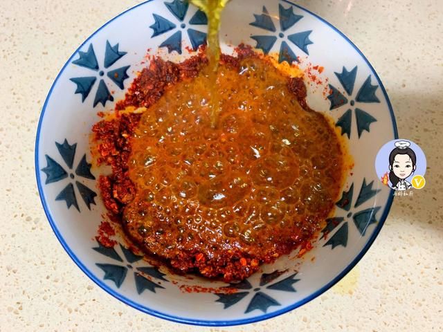  辣椒油|做辣椒油，很多人第一步就错了，掌握这方法，辣椒油又红又香