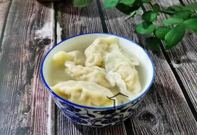 鲜嫩|中秋团圆吃饺子，调饺子馅时加2样东西，鲜嫩多汁，太香了
