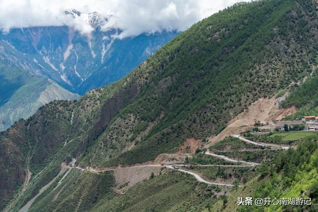  西行漫记|42天西行漫记（9）：左侧山体垮塌右侧路基塌陷，驶过最惊险的318