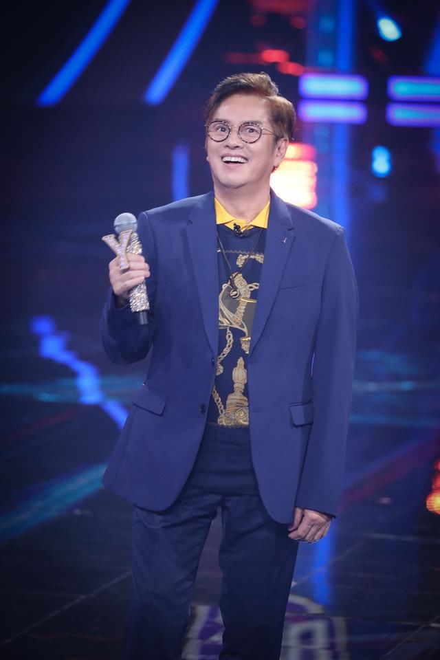  中国|光明优倍《中国梦之声·我们的歌》首轮竞演舞台开启 张信哲初试rap唱跳