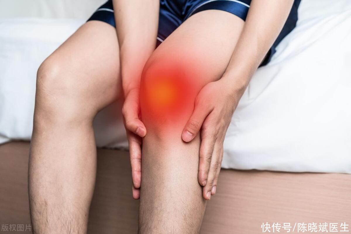 老年人膝盖疼可以运动缓解么(老年人膝盖疼，是坚持运动好，还是彻底静养好？医生逐一分析)
