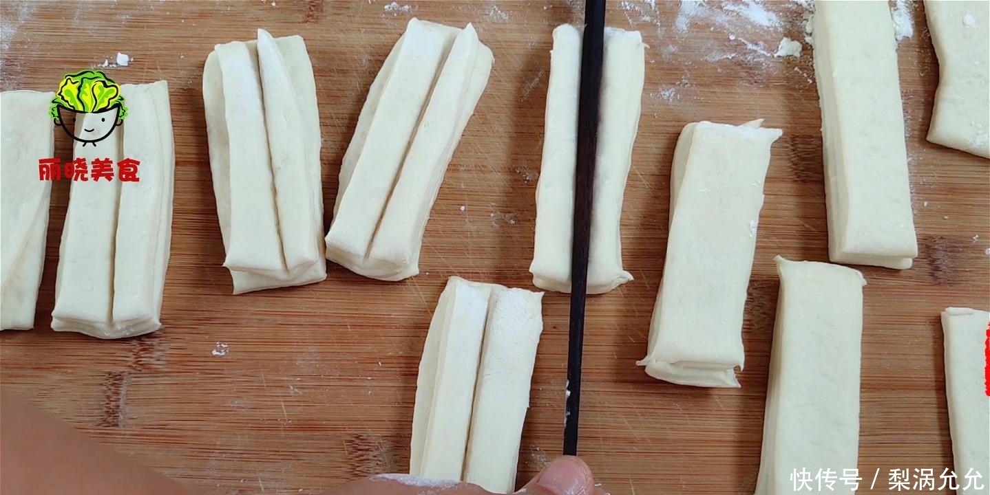 面粉|面粉别再烙饼了,教你简简单单炸油条,一看就会,一做就对,好吃