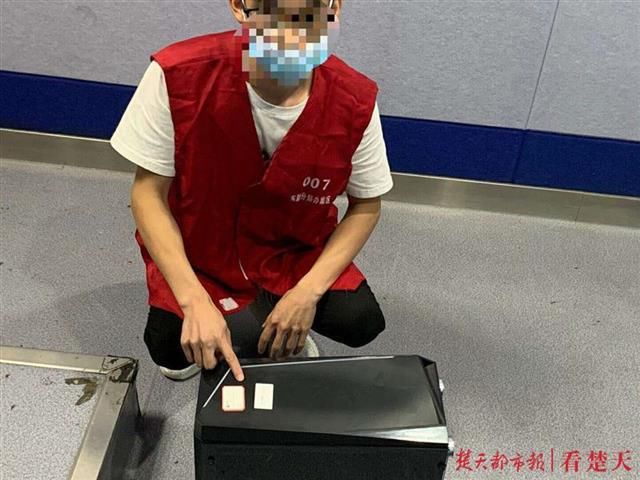  团伙|写字楼内暗藏诈骗窝点，“古玩”诈骗团伙被民警一锅端