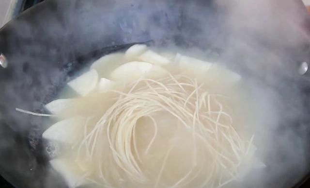 猪肉|立秋之后,牛肉猪肉靠边站,秋天最该吃这肉,鲜香温和降秋燥