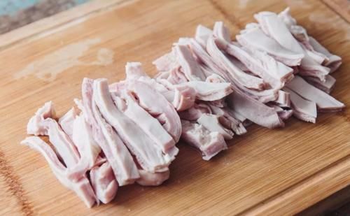 猪肉|秋天,少吃猪肉多喝它,每天一碗,气血足了,失眠也好了