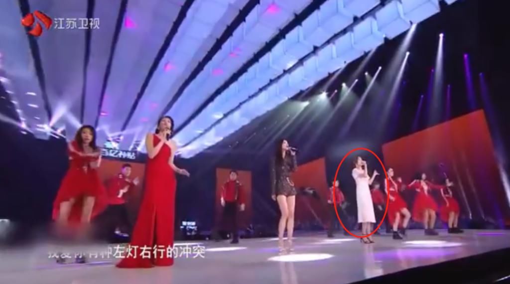  大碗宽面|一夜之间口碑崩塌！万人迷万茜是怎样变成了万人烦？