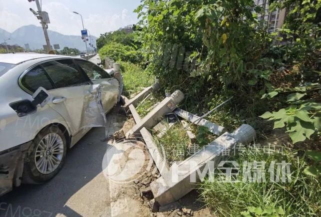  砰砰|砰砰砰砰！福州市区一宝马连撞3车！“它飞一样的过来了”
