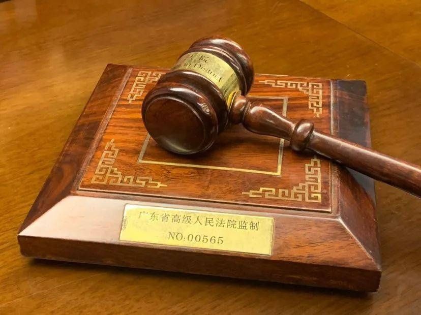 跳车|男子酒后跳车摔成重伤，的哥两度被控犯罪，结局却反转了…