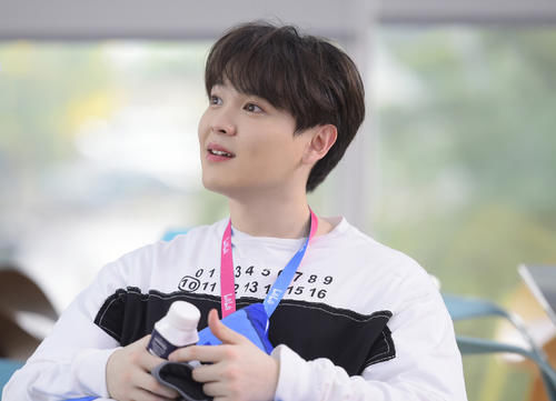  爆在|男团霸凌？尤长靖爆在团期间，因排名被区别对待