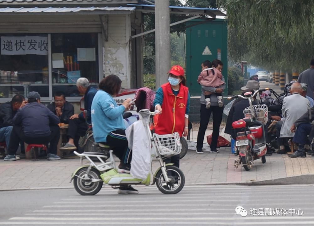  创文|【创文进行时】志愿服务在行动 文明交通我先行