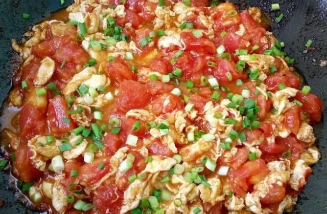 鸡蛋|西红柿炒蛋是先炒西红柿还是先炒蛋？都不对！这么做才最正确！