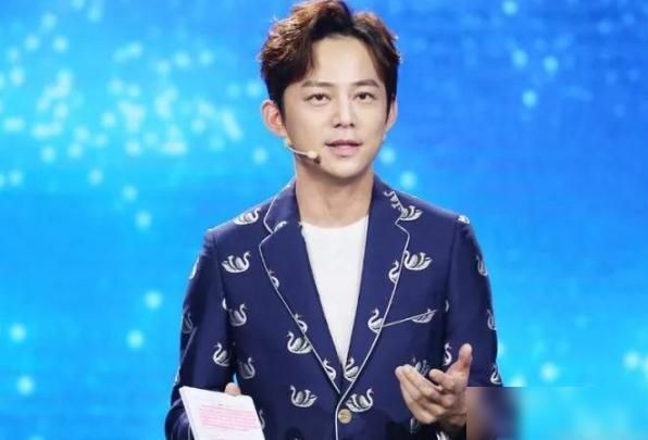  幽默|别把嘴欠当幽默！他在选秀节目中公然贬低何老师，何炅：你不退赛