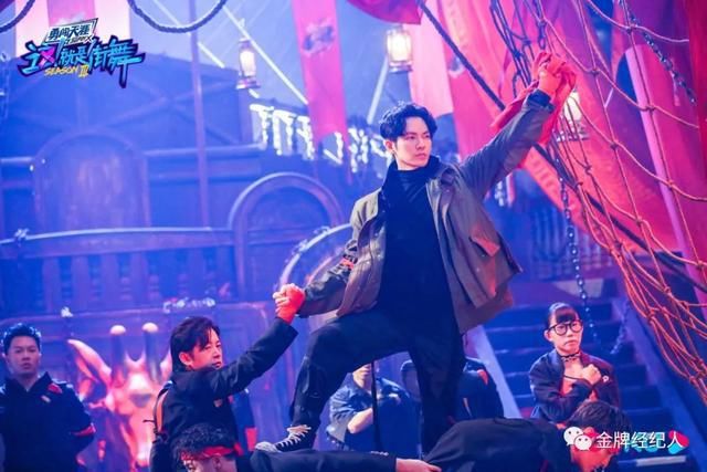  不合时宜|“不合时宜”的钟汉良？