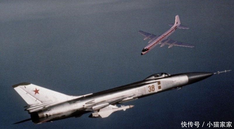气昏|苏军最没意义的空中撞击苏-15气昏了头,与走私飞机同归于尽