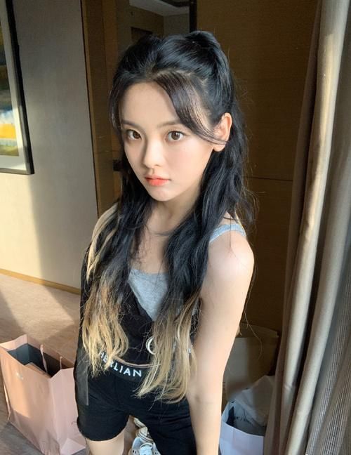 王源|《中餐厅4》王俊凯吐槽杨超越跑调,用词犀利,和王源很有默契