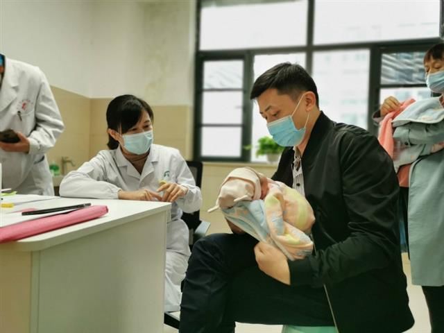 专家团|“2020湖北儿童健康行”走进黄冈，患者享受专家团诊疗