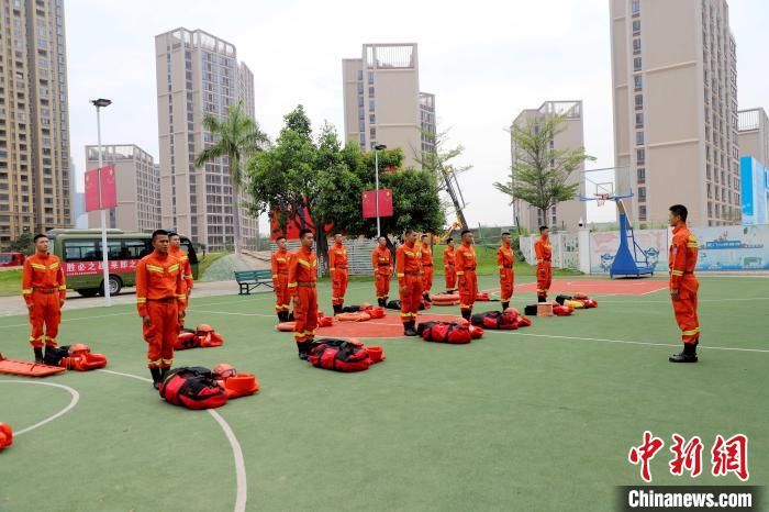 福建厦门：台风“苏拉”逼近 消防力量全力以赴做好防台防汛工作