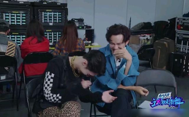  兼职|《这就是街舞三》兼职编剧的身份藏不住了！