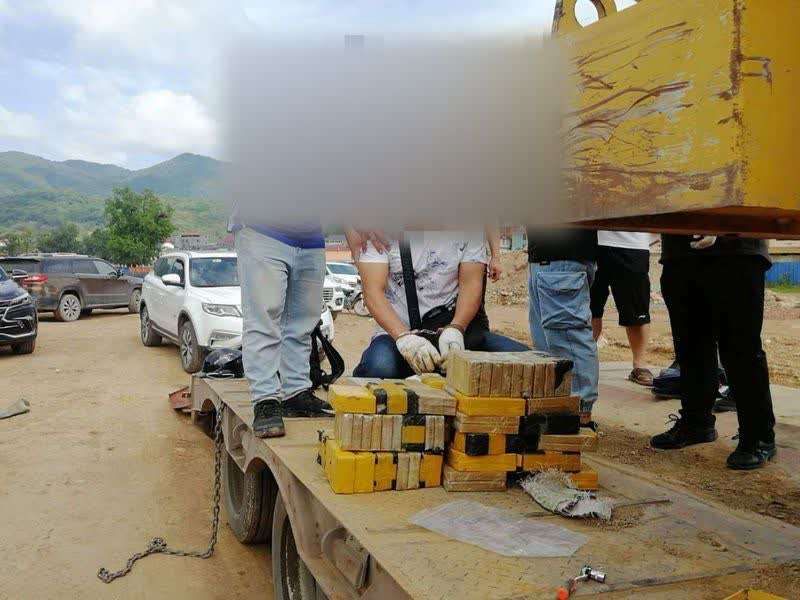 广西南宁|用铲车、冻牛肉伪装藏匿云南警方查获两起运输毒品案