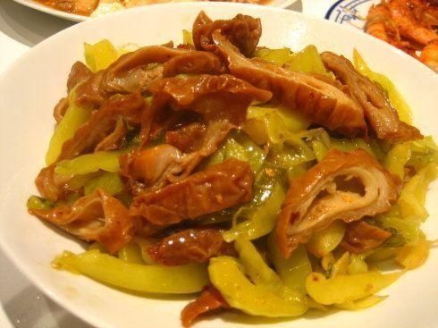  美味|酸菜，牛肉，蕨菜，鲫鱼汤的做法送你啦，好吃美味，值得一做