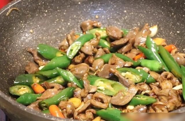  酥脆|如何炒鸡胗，请注意是使鸡胗酥脆无味的好方法