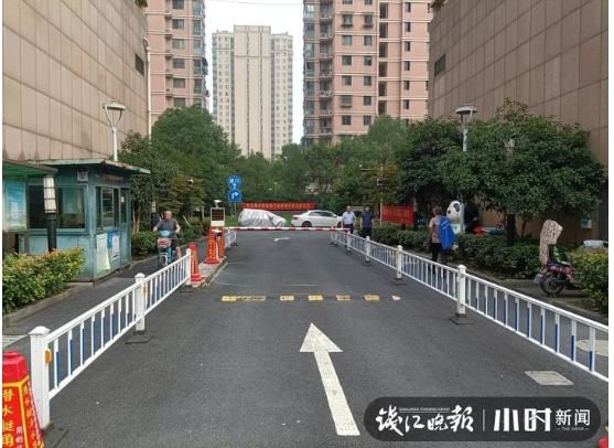  来女士|本报记者回忆许某某被抓前最后一次出现在公共场合：他回了头，却不是岸