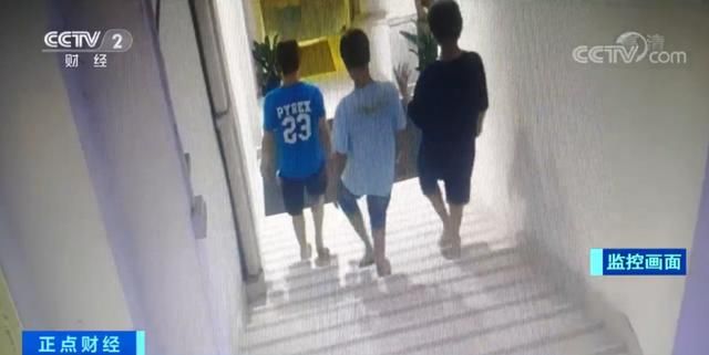  盗窃|受武侠剧影响3人戴人皮面具盗窃，警察看上百次监控才将其抓获