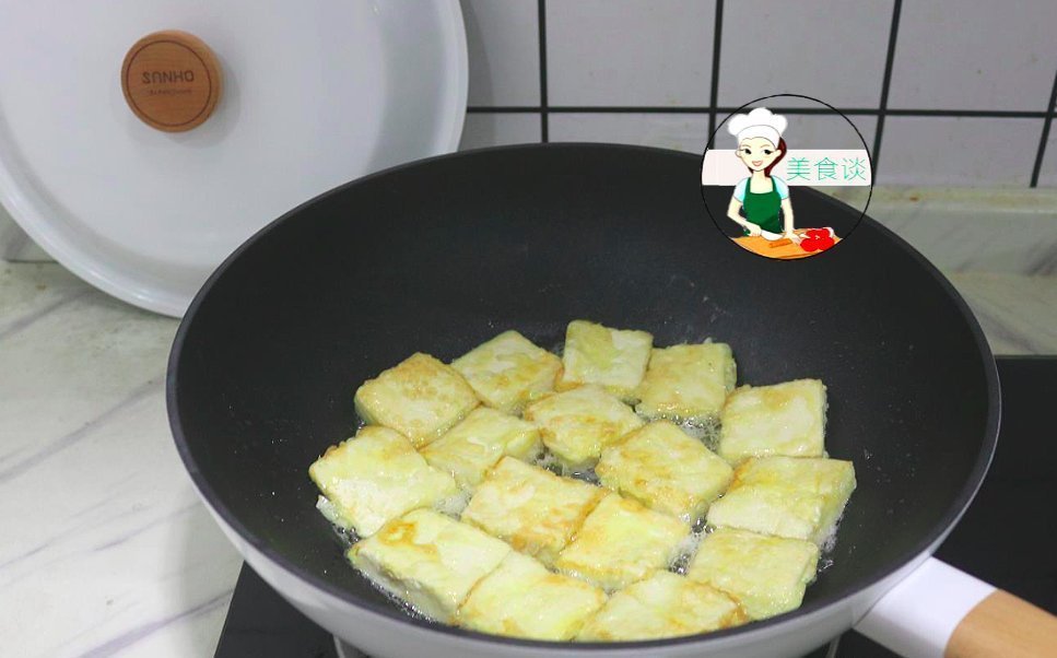  适量|秋天，少吃猪肉多吃此，2块钱炒一盘，比肉还香，营养好吃又下饭