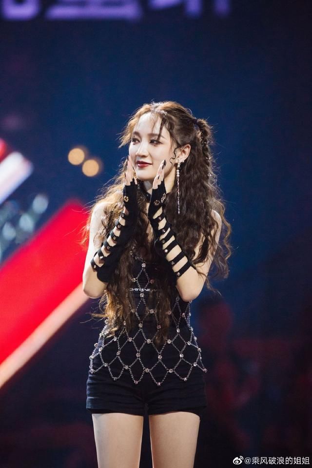 跌落|《浪姐》跌落神坛,口碑不再!说好的定义女团?最后还是不伦不类