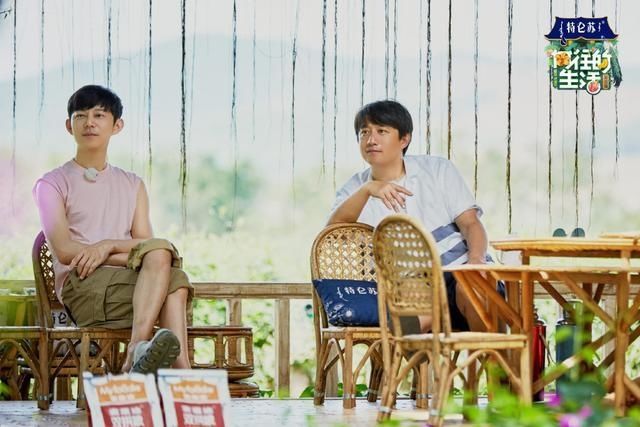  远方|《向往的生活》第四季不再向往：没有了诗与远方，只剩商业与尴尬