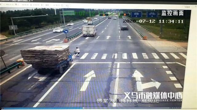  小男孩闯红|男童斑马线上被撞飞警方：监护人与司机同责