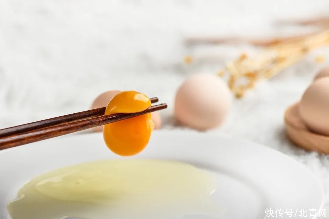 最伤肝肾的三种蛋(打死都不吃的3种鸡蛋，1种伤肝、1种毁肾、1种招癌！很多人却还当成养生宝)