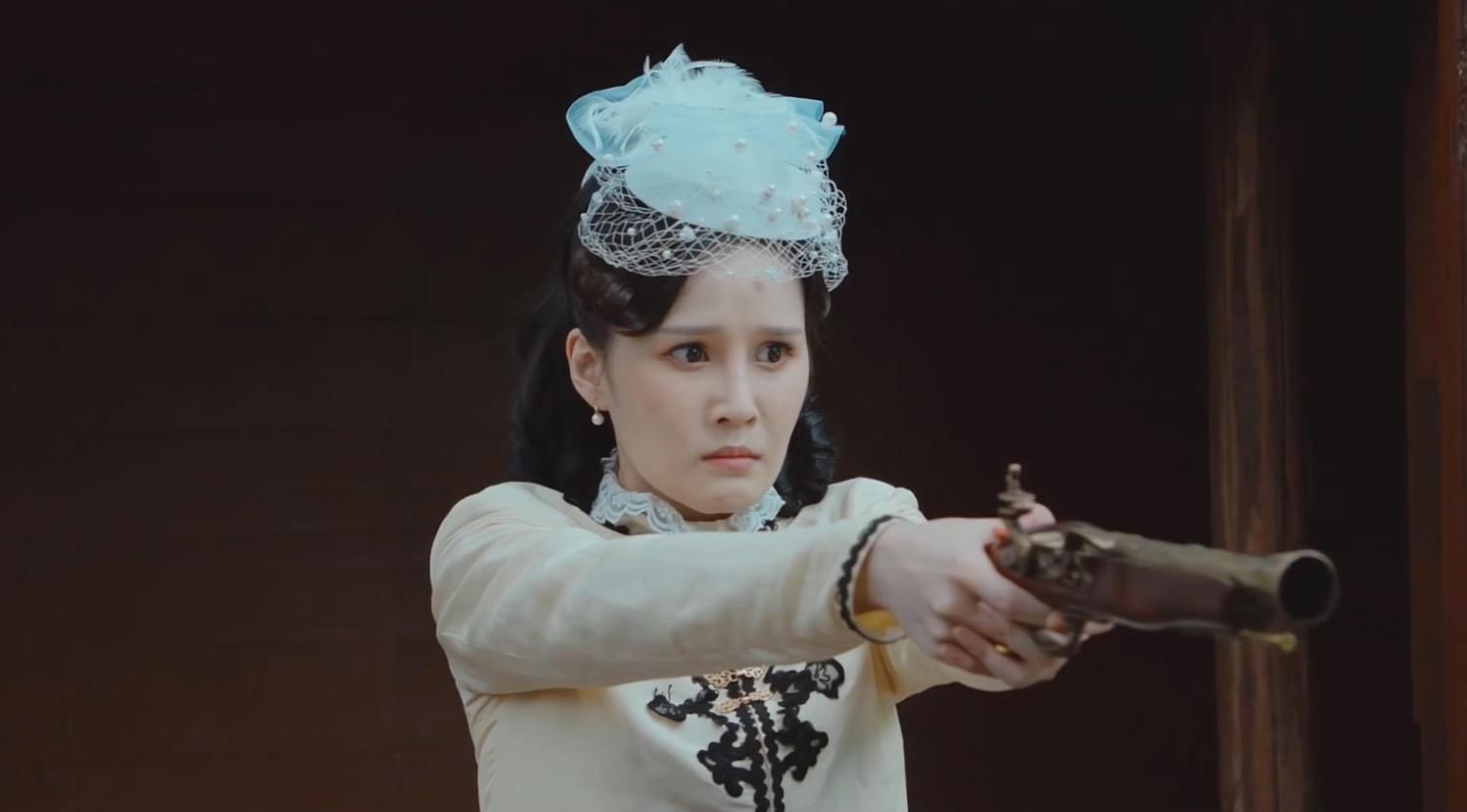  各半|谁还记得《一路向西》里的她，挑战张敏的经典角色，输赢各半