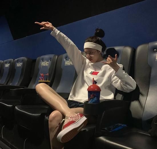 模板|“中国泫雅”火上热搜 宋妍霏才是白富美终极穿搭模板