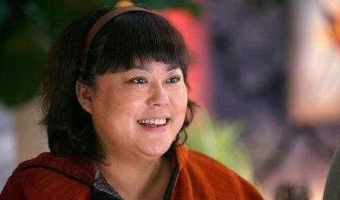  骗人|50岁李菁菁被曝与21岁老公诈骗千万，落泪回应：没骗人暂不退钱