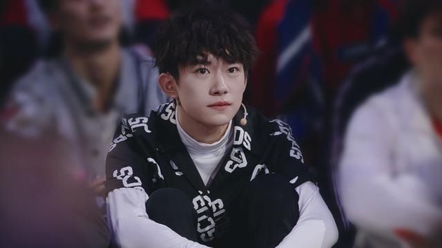 明明|易烊千玺，明明可以靠脸吃饭，他却选择难度最高的实力派路线