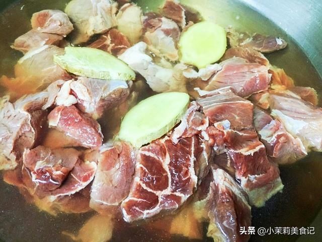 入味|炖牛肉时，最忌先焯水，教您一招，牛肉软烂又入味，不腥也不柴