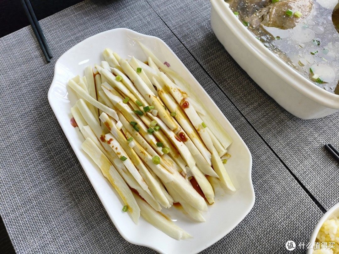 夫妻2人3道家常菜晚餐做法(老两口的养生餐，上蒸下炖一锅出2菜，好吃滋补还省事儿)