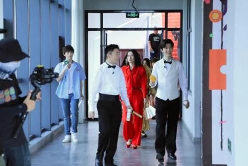  期待|《青春环游记》最新海报，刘敏涛替代郎朗，C位嘉宾让人期待