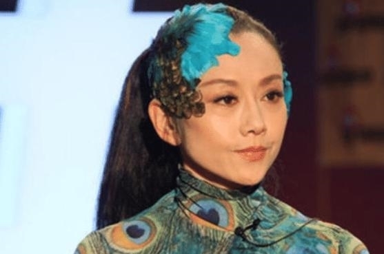  吃晚饭|她为了不变老，坚持20年不吃晚饭不生娃，如今42岁老的像62岁