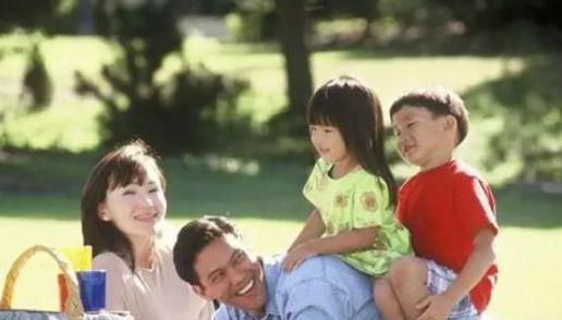  男性|夫妻年龄相差“几岁”对孩子最好？并非3岁和5岁，而是这个数