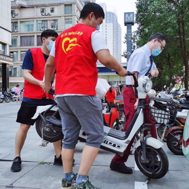 文明|地铁＂青力量＂,文明伴你行