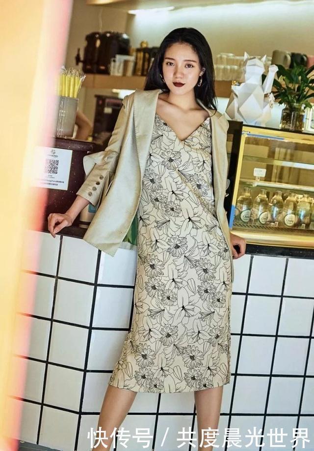 底色|碎花裙怎么挑不俗气