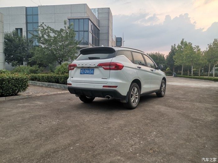  用车|颜值出众，空间宽敞，配置丰富，油耗不高，家庭用车首选哈弗M6！