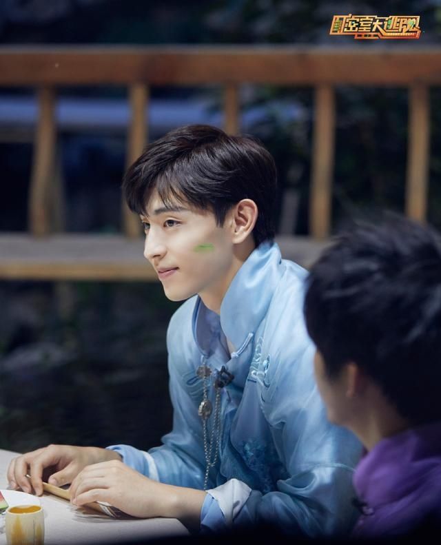  LV春夏21男|吴亦凡、邓伦、欧阳娜娜、白宇、宋威龙、钟楚曦、虞书欣