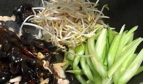 比湿|用面条做河南蒸卤面很好吃,比湿面条容易做