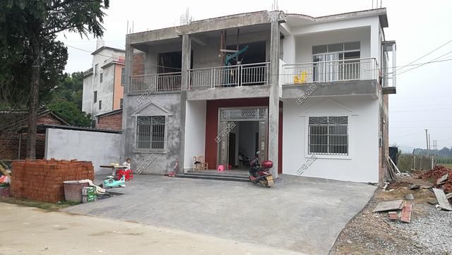 预算|农村建房不要拖，预算不够先建一半，留好钢筋等以后加建