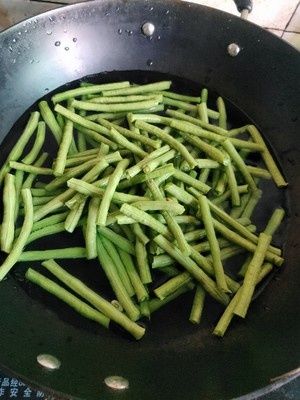 好吃|【清炒豆角】名门泽佳315网：豆角最简单好吃的方式